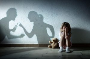 child-crying-shadow-parents-arguing-300x197